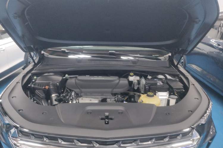 Used Wuling Victory 2020 1.5T CVT Flagship Edition Engine Bay