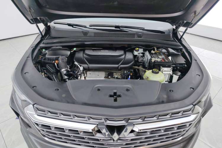 Used Wuling Victory 2020 1.5T CVT Flagship Edition Engine Bay