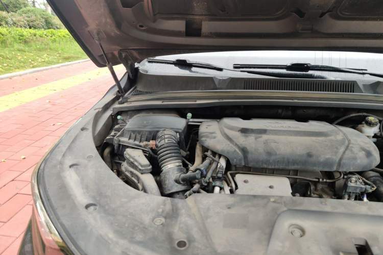Used Wuling Victory 2020 1.5T Manual Elite Edition Engine Bay Right