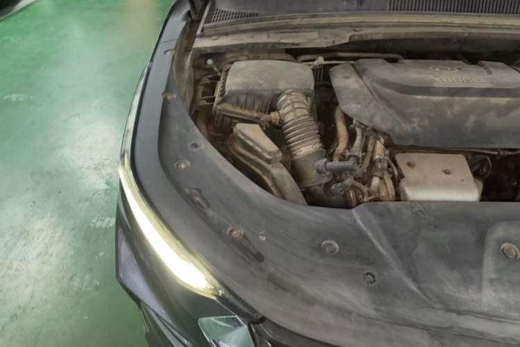 Used Wuling Victory 2020 1.5T CVT Flagship Edition Engine Bay Right