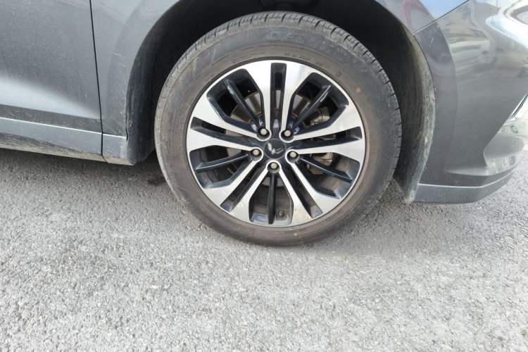 Used Wuling Victory 2020 1.5T CVT Flagship Business Class Exterior 7