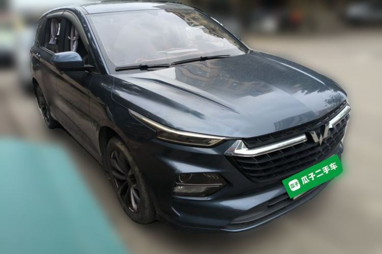 Used Wuling Victory 2020 1.5T Manual Elite Edition Front Right 45 Deg