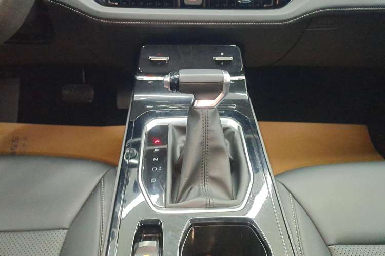 Used Wuling Victory 2020 1.5T CVT Luxury Model Gear Lever