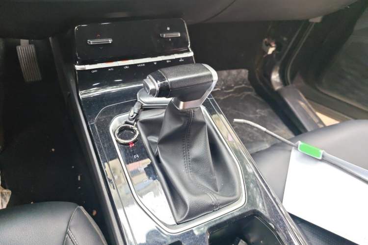 Used Wuling Victory 2020 1.5T CVT Luxury Model Gear Lever
