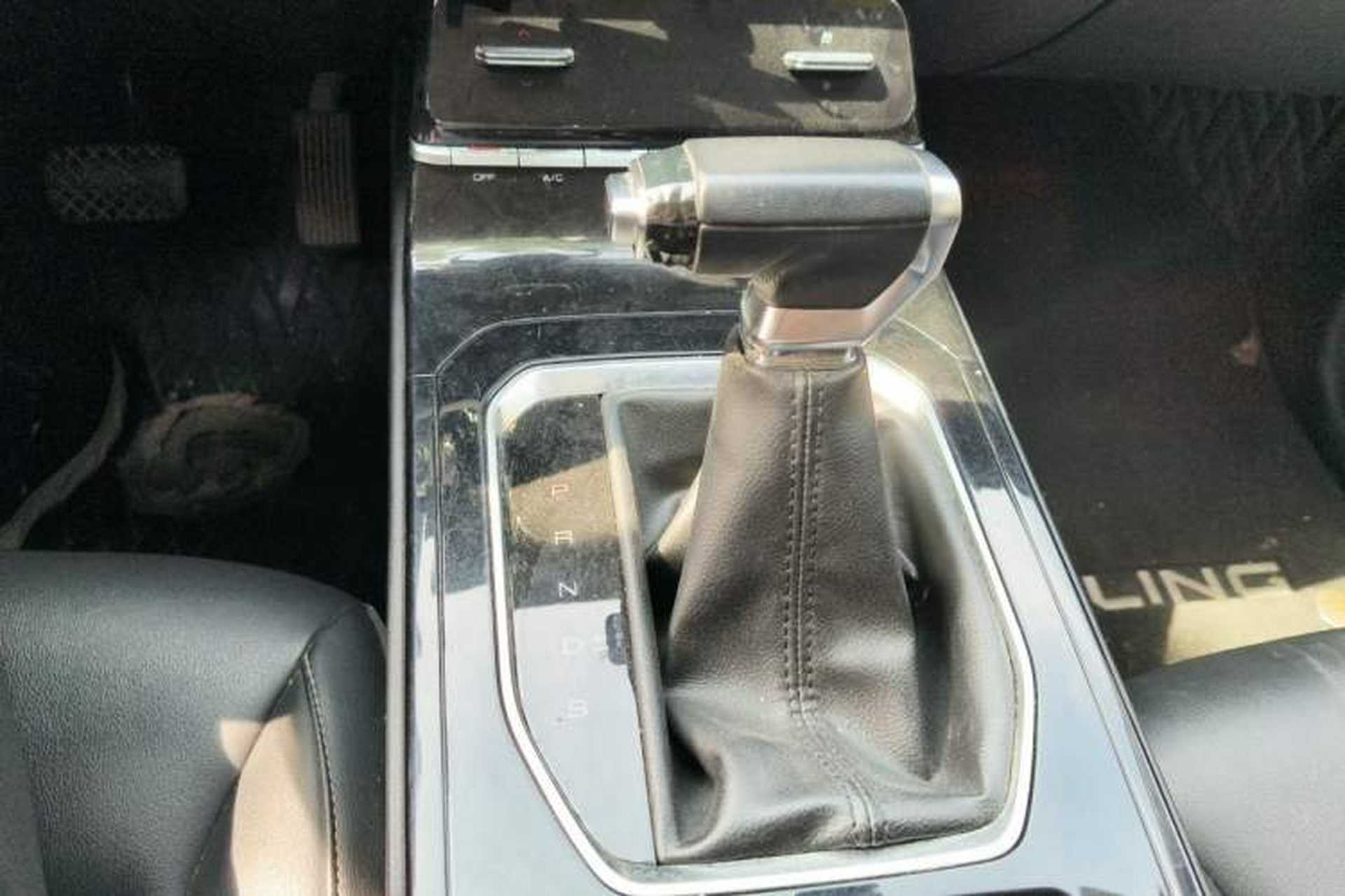 Used Wuling Victory 2020 1.5T CVT Luxury Model Gear Lever