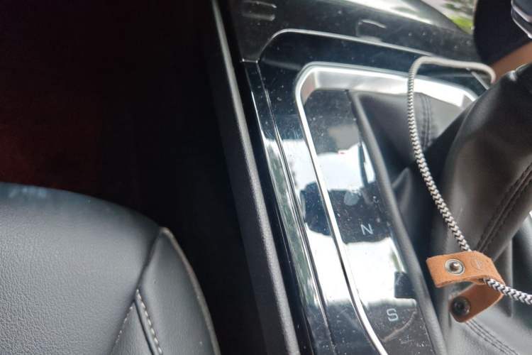 Used Wuling Victory 2020 1.5T CVT Luxury Model Gear Lever
