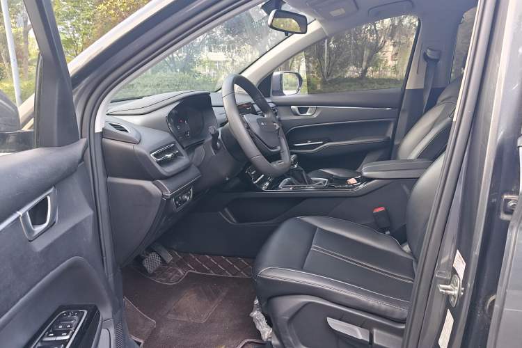 Used Wuling Victory 2020 1.5T CVT Luxury Model Interior 4