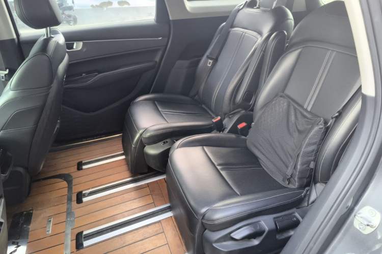 Used Wuling Victory 2020 1.5T CVT Flagship Business Class Interior 4