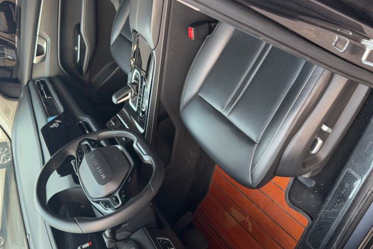 Used Wuling Victory 2020 1.5T CVT Flagship Edition Left Front Seat