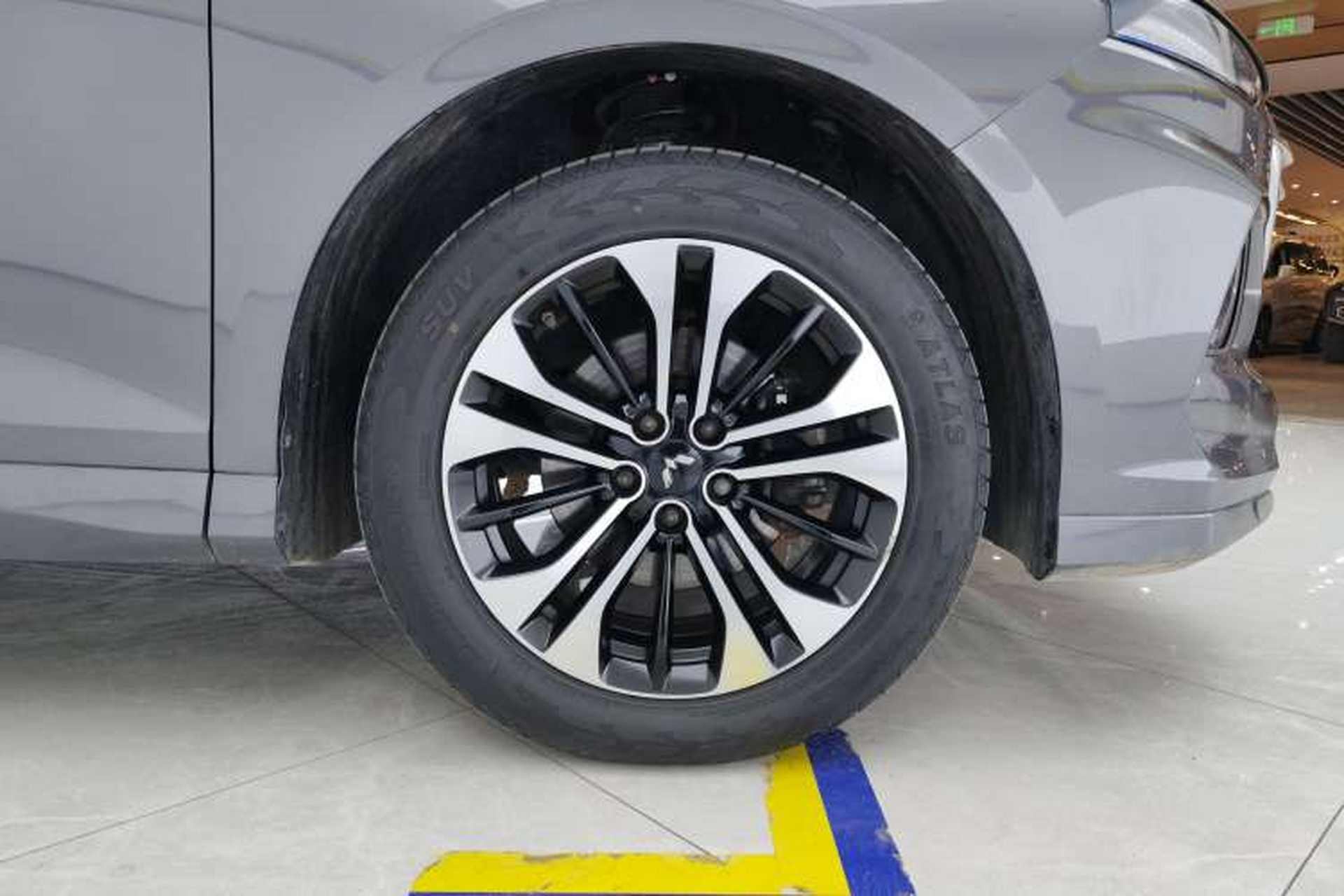 Used Wuling Victory 2020 1.5T CVT Flagship Edition Left Front Wheel Hub