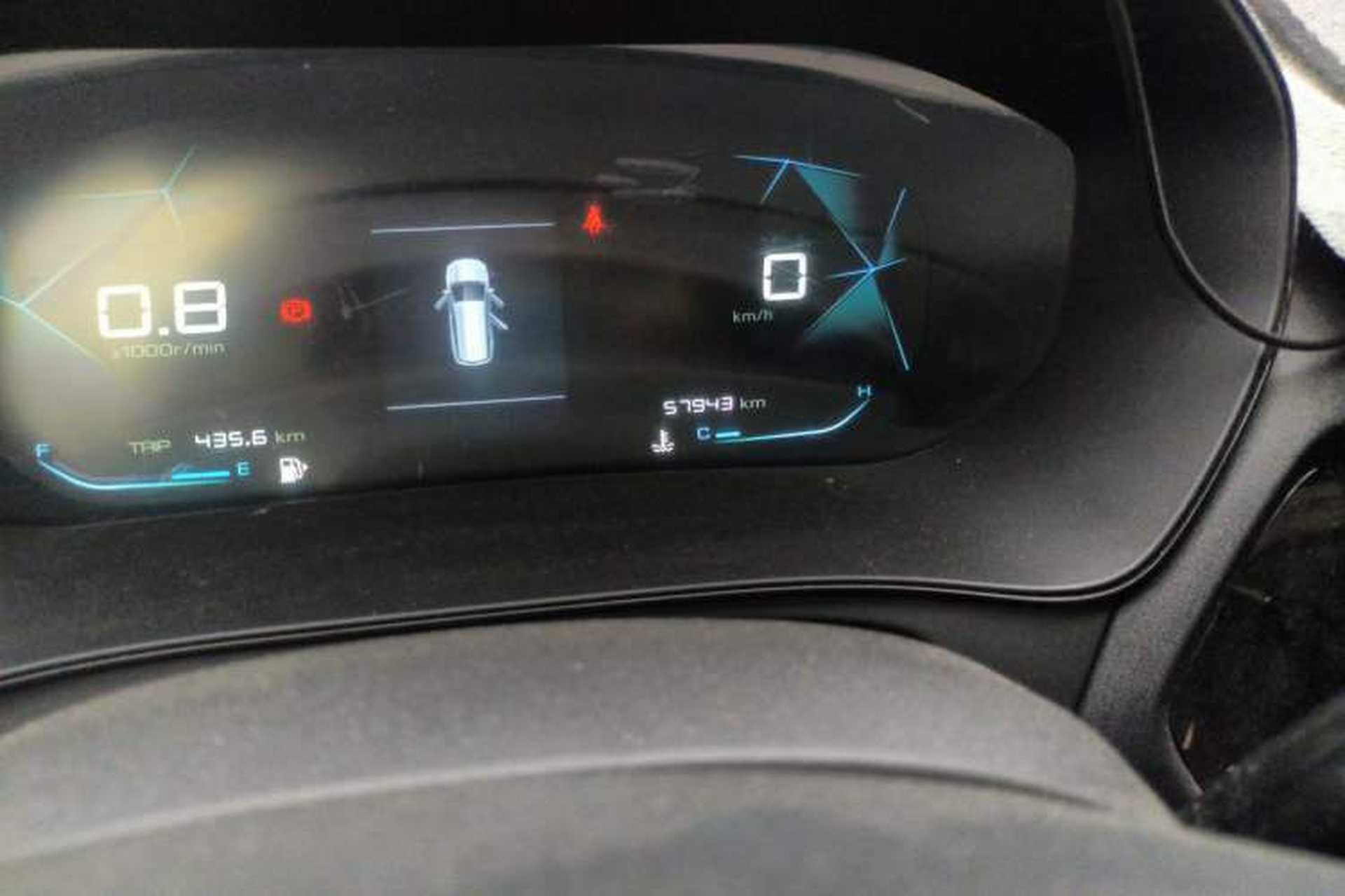 Used Wuling Victory 2020 1.5T Manual Elite Edition Odometer Close Up