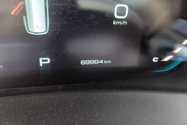 Used Wuling Victory 2020 1.5T CVT Flagship Business Class Odometer Close Up