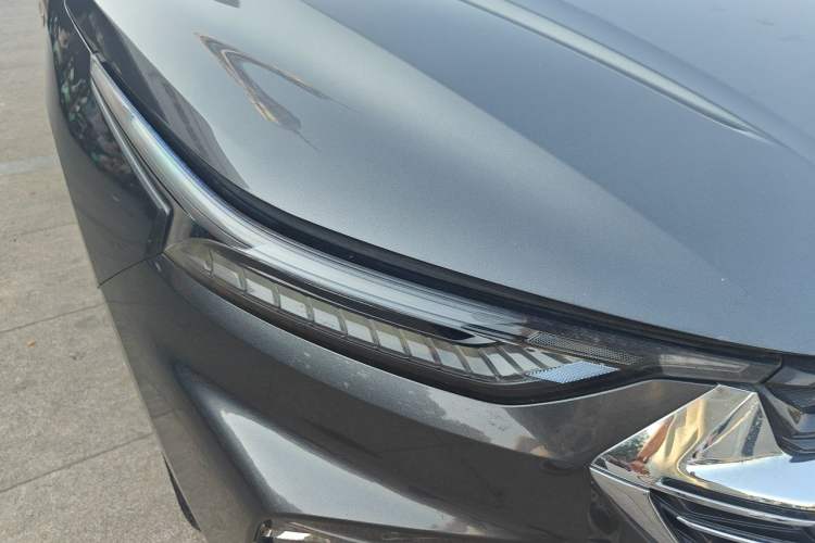 Used Wuling Victory 2020 1.5T CVT Flagship Edition Right Front Headlight