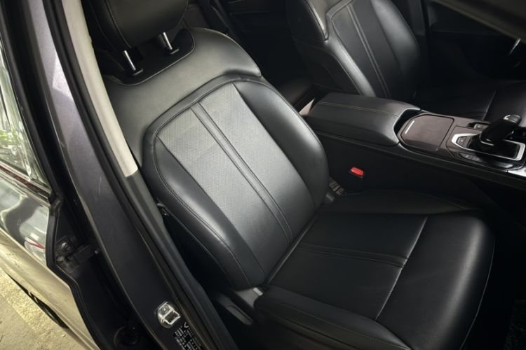 Used Wuling Victory 2020 1.5T CVT Flagship Edition Right Front Seat