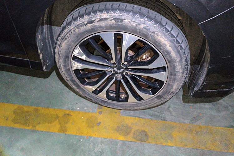 Used Wuling Victory 2020 1.5T CVT Flagship Edition Right Front Wheel Hub