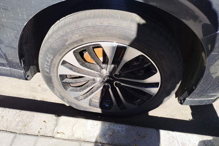 Used Wuling Victory 2020 1.5T CVT Flagship Edition Right Front Wheel Hub
