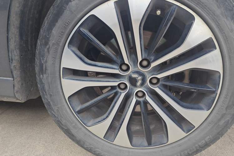 Used Wuling Victory 2020 1.5T CVT Flagship Edition Right Front Wheel Hub