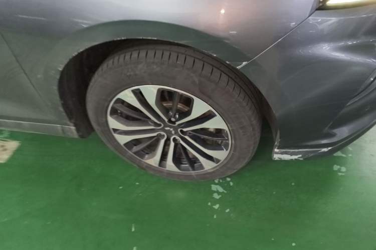 Used Wuling Victory 2020 1.5T CVT Flagship Edition Right Front Wheel Hub