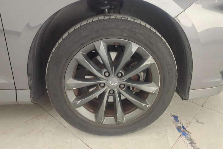 Used Wuling Victory 2020 1.5T CVT Luxury Model Right Rear Wheel Hub