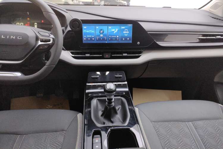Used Wuling Victory 2020 1.5T Manual Elite Edition Audio And AC Panel