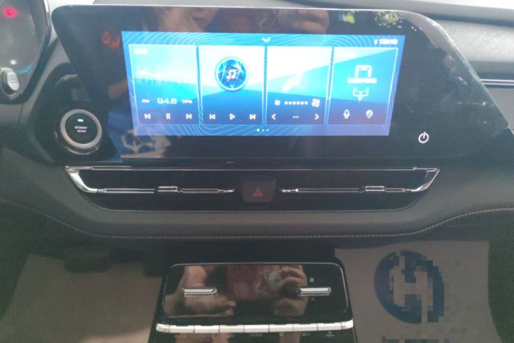 Used Wuling Victory 2020 1.5T CVT Flagship Edition Audio And AC Panel
