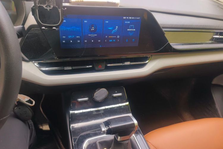 Used Wuling Victory 2020 1.5T CVT Elite Model Audio And AC Panel