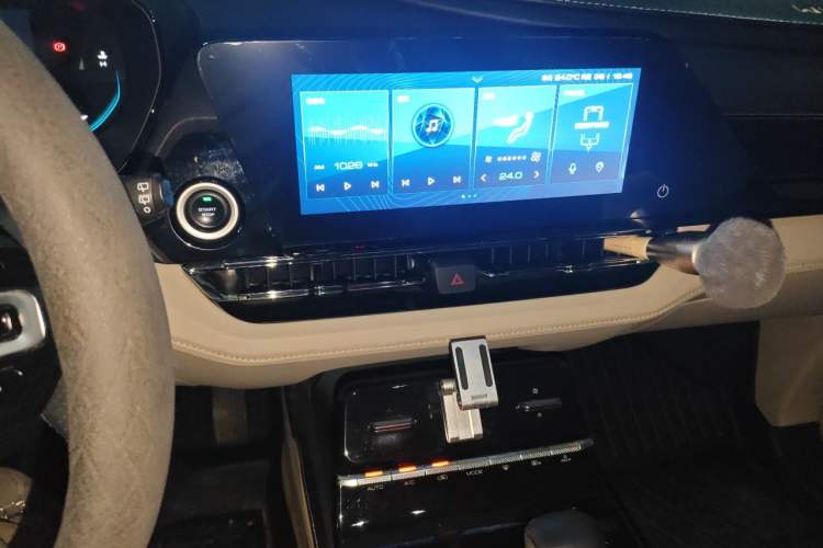 Used Wuling Victory 2020 1.5T CVT Flagship Edition Audio And AC Panel