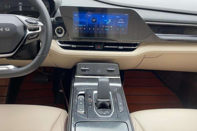 Used Wuling Victory 2020 1.5T CVT Flagship Edition Audio And AC Panel