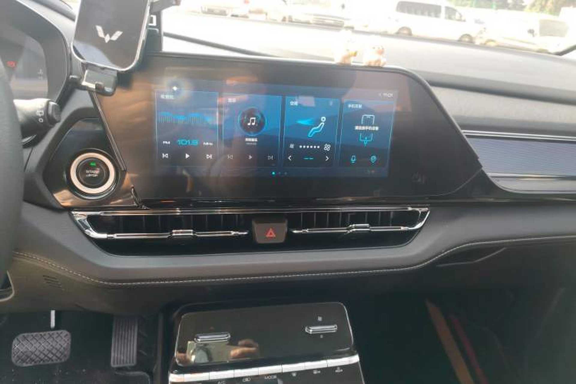 Used Wuling Victory 2020 1.5T CVT Luxury Model Audio And AC Panel