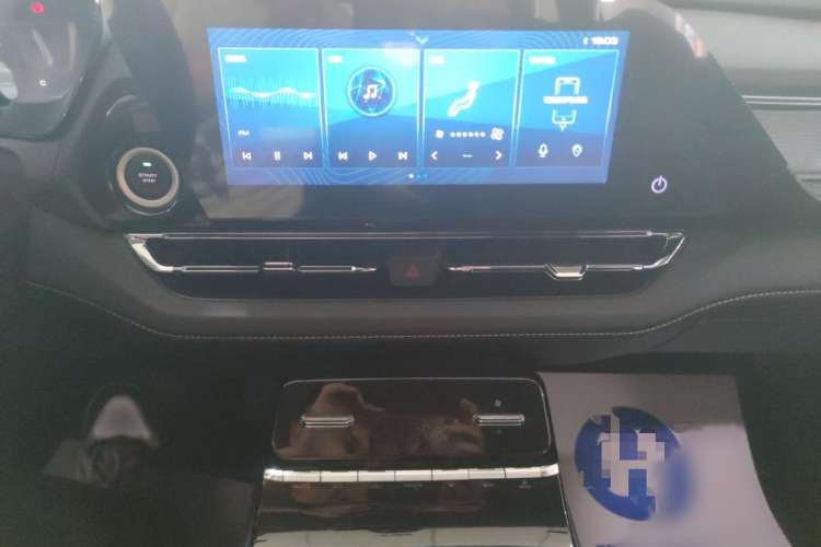 Used Wuling Victory 2020 1.5T CVT Flagship Edition Audio And AC Panel