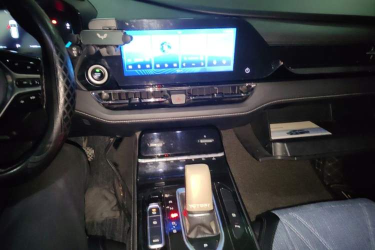 Used Wuling Victory 2020 1.5T CVT Flagship Edition Audio And AC Panel