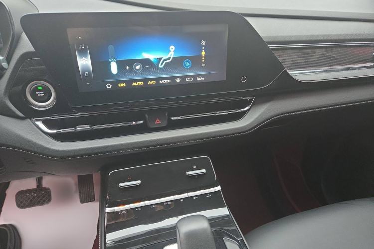 Used Wuling Victory 2020 1.5T CVT Flagship Edition Audio And AC Panel
