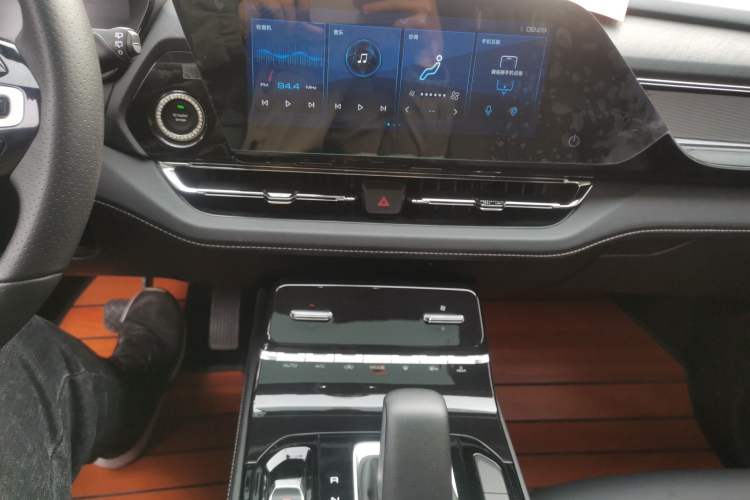 Used Wuling Victory 2020 1.5T CVT Flagship Edition Audio And AC Panel