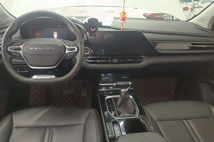 Used Wuling Victory 2020 1.5T CVT Luxury Model Audio And AC Panel