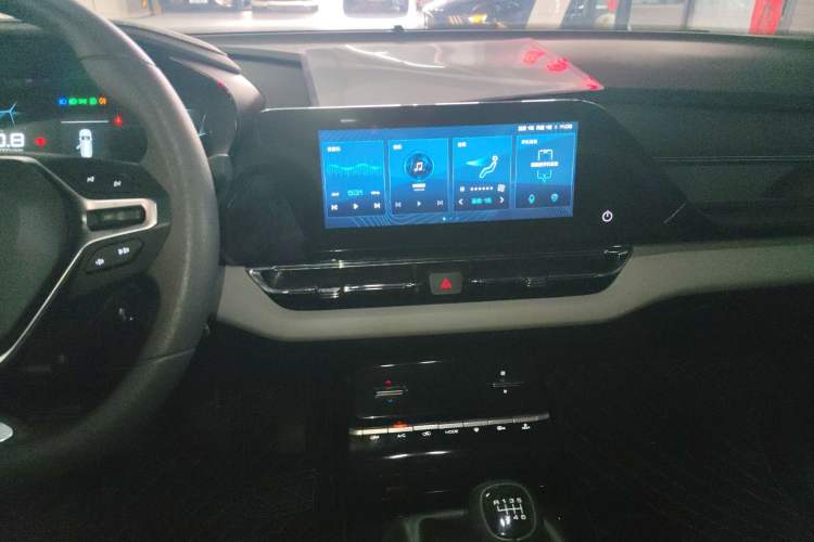 Used Wuling Victory 2020 1.5T Manual Elite Edition Audio And AC Panel