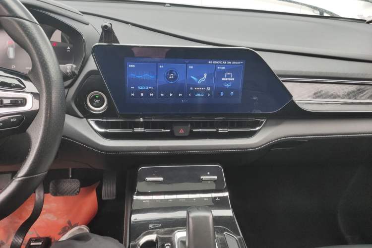 Used Wuling Victory 2020 1.5T CVT Flagship Edition Audio And AC Panel