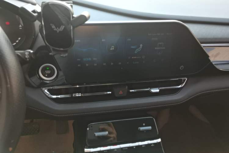 Used Wuling Victory 2020 1.5T CVT Flagship Edition Audio And AC Panel