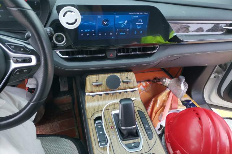 Used Wuling Victory 2020 1.5T CVT Flagship Edition Audio And AC Panel