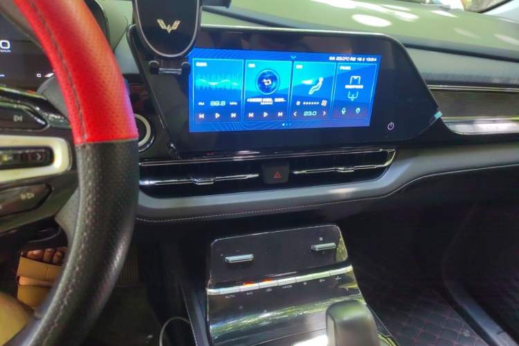 Used Wuling Victory 2020 1.5T CVT Flagship Edition Audio And AC Panel