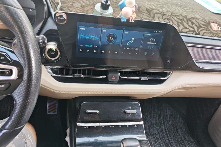 Used Wuling Victory 2020 1.5T CVT Flagship Edition Audio And AC Panel