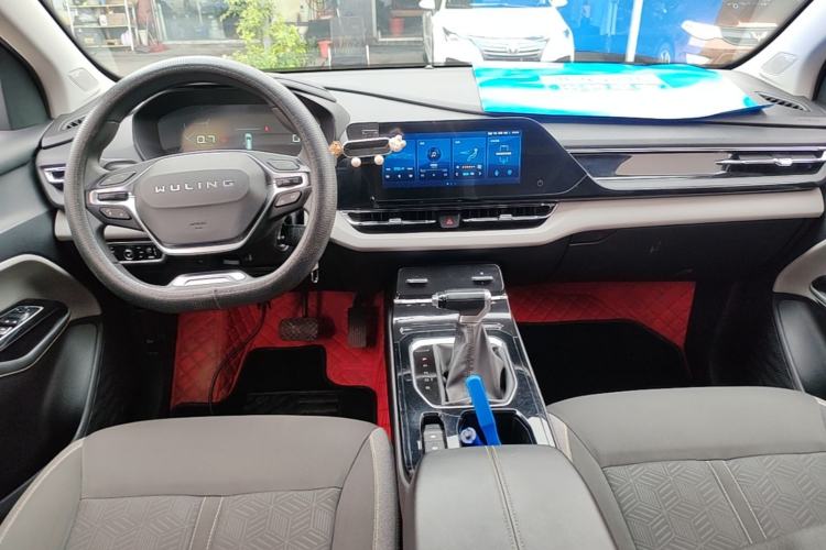 Used Wuling Victory 2020 1.5T CVT Elite Model Center Console