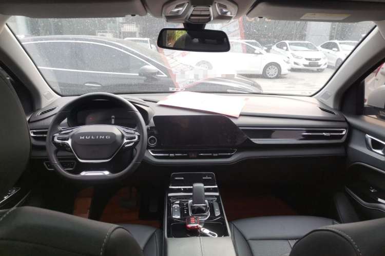 Used Wuling Victory 2020 1.5T CVT Flagship Edition Center Console