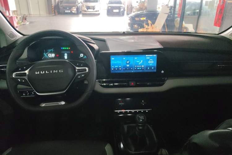 Used Wuling Victory 2020 1.5T Manual Elite Edition Center Console
