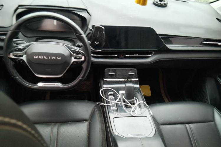 Used Wuling Victory 2020 1.5T CVT Flagship Edition Center Console