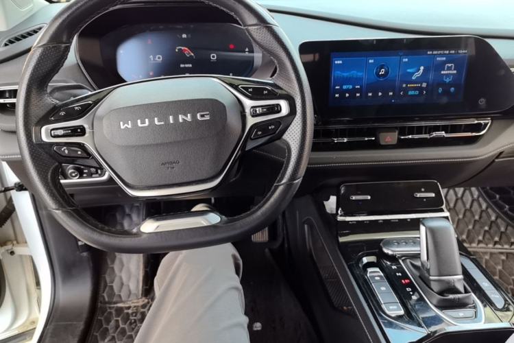Used Wuling Victory 2020 1.5T CVT Flagship Edition Center Console
