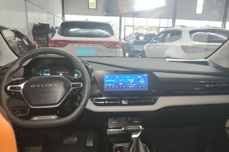 Used Wuling Victory 2020 1.5T CVT Elite Model Center Console