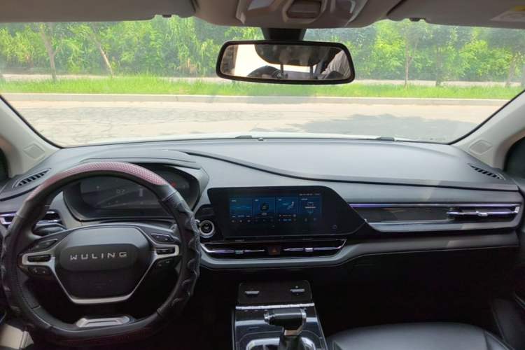 Used Wuling Victory 2020 1.5T CVT Luxury Model Center Console