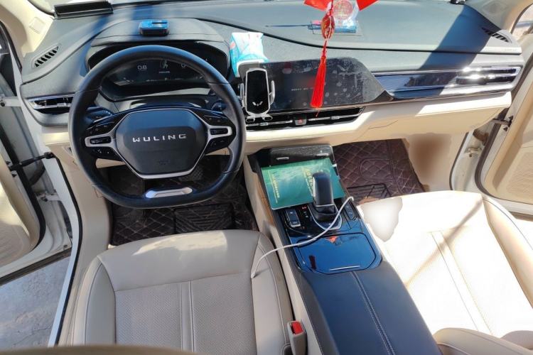 Used Wuling Victory 2020 1.5T CVT Flagship Edition Center Console