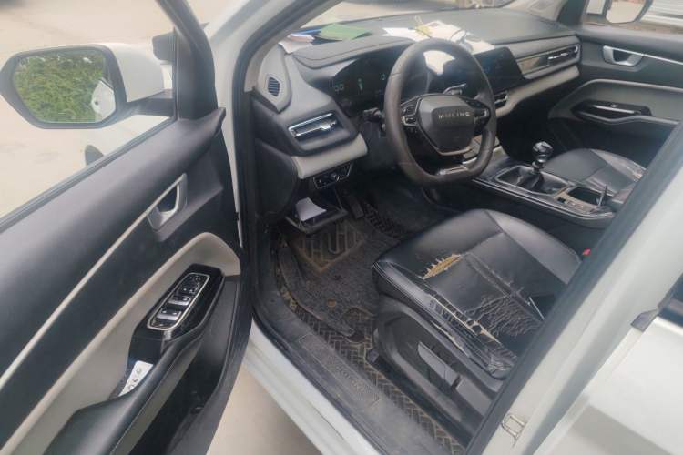 Used Wuling Victory 2020 1.5T Manual Elite Edition Driver Seat