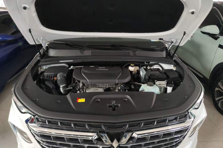 Used Wuling Victory 2020 1.5T CVT Flagship Edition Engine Bay